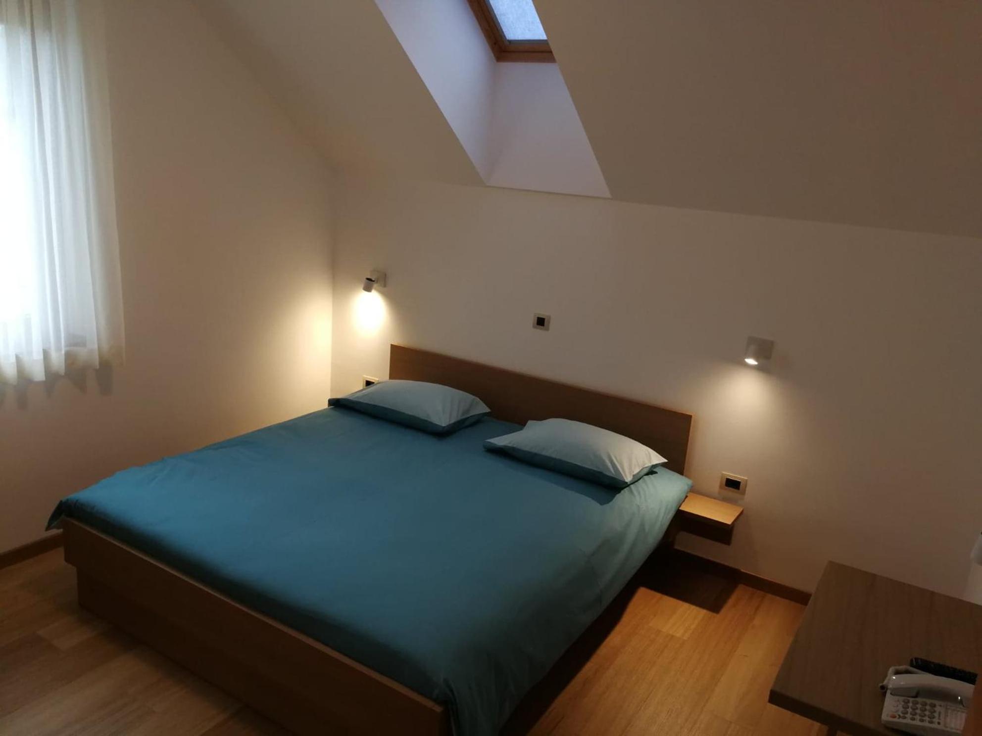 ホテル Ekoturizem Hudicevec ポストイナ 部屋 写真